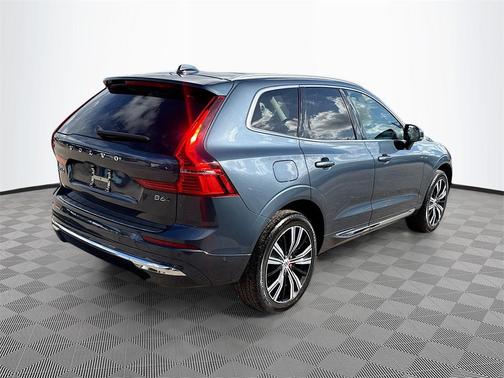 2022 Volvo XC60 B6 Inscription