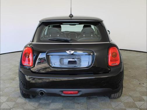 2017 MINI Hardtop Cooper