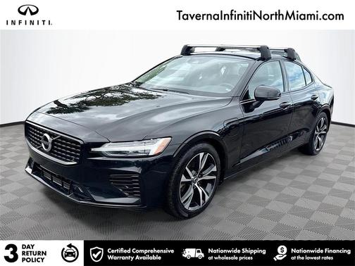 2022 Volvo S60 Recharge Plug-In Hybrid T8 R-Design Expression