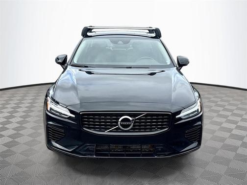 2022 Volvo S60 Recharge Plug-In Hybrid T8 R-Design Expression