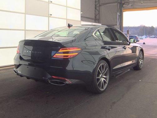 2025 Genesis G70 2.5T RWD