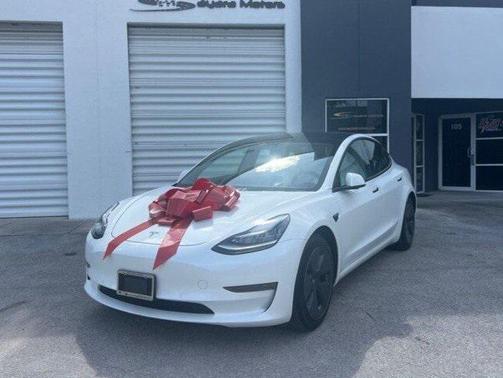 2021 Tesla Model 3 Standard Range Plus