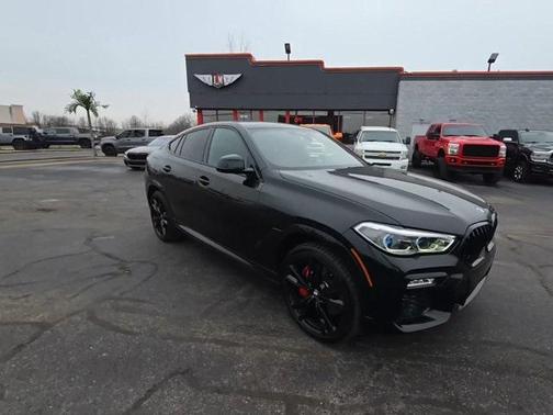 2021 BMW X6 M50i