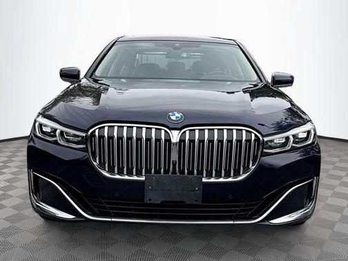 2022 BMW 740 i xDrive