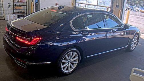 2022 BMW 740 i xDrive