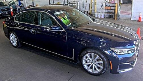 2022 BMW 740 i xDrive