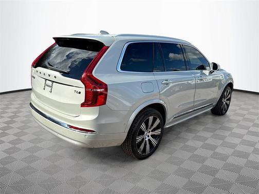 2022 Volvo XC90 T6 Inscription