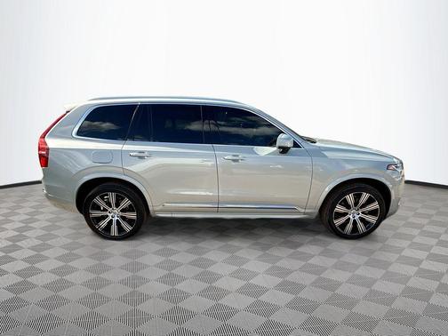 2022 Volvo XC90 T6 Inscription