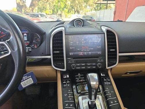 2018 Porsche Cayenne Platinum Edition