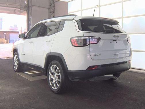 2024 Jeep Compass Latitude Lux