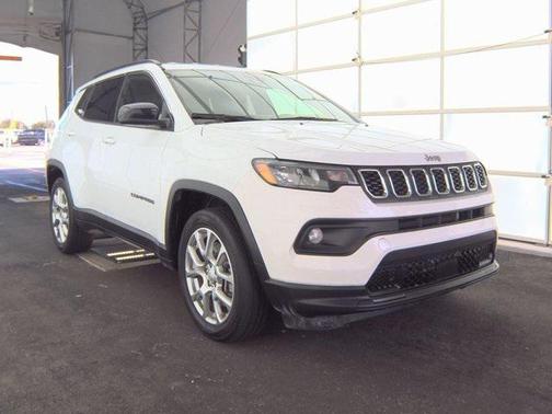 2024 Jeep Compass Latitude Lux