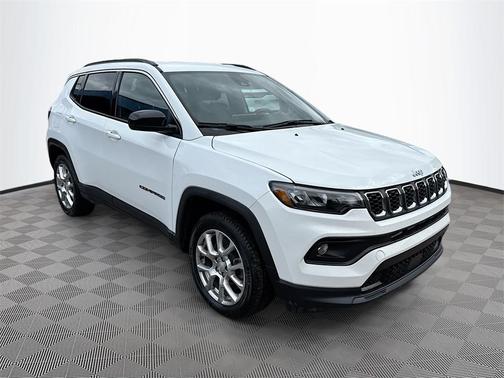2024 Jeep Compass Latitude Lux