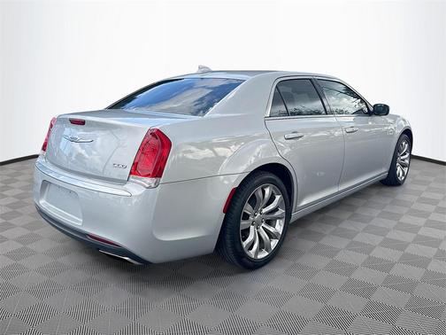 2021 Chrysler 300 Touring