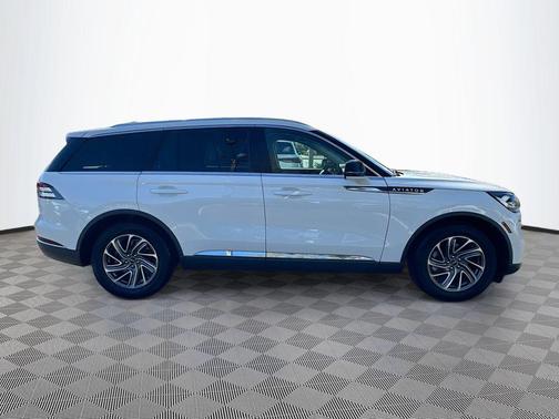 2023 Lincoln Aviator Standard