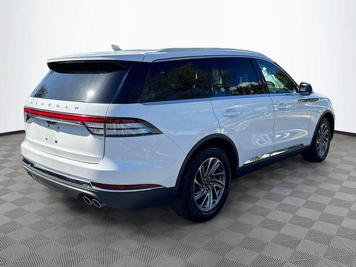 2023 Lincoln Aviator Standard