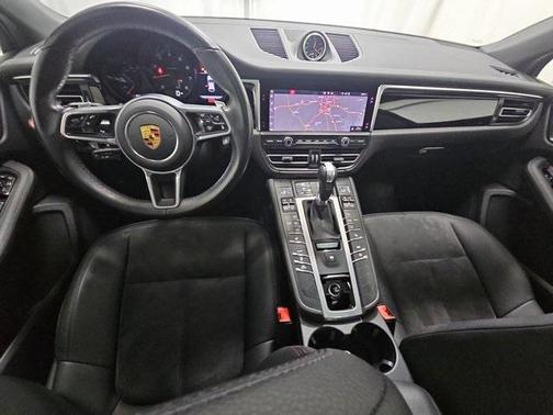 2021 Porsche Macan Base