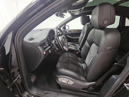 2021 Porsche Macan Base