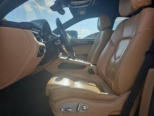 2018 Porsche Macan Base
