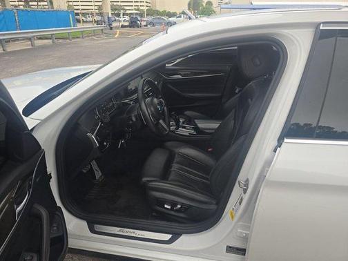 2019 BMW 530 530i