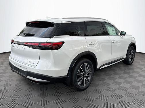 Radiant White 2026 INFINITI QX60 LUXE FWD