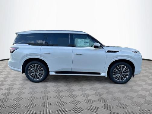 Radiant White 2026 INFINITI QX80 Luxe