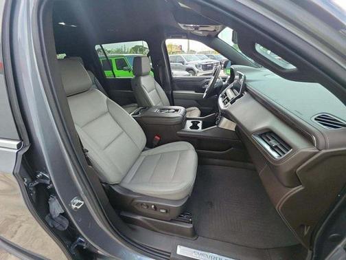 2022 Chevrolet Suburban LT