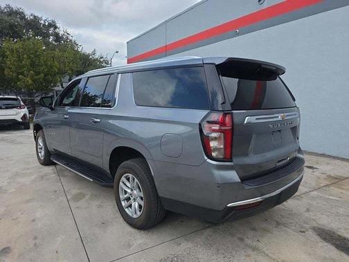 2022 Chevrolet Suburban LT