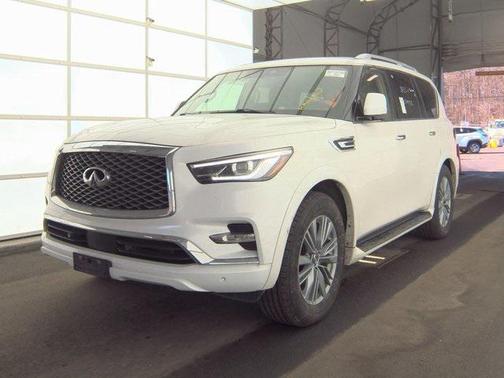 2023 INFINITI QX80 Luxe