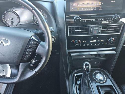 2023 INFINITI QX80 Luxe