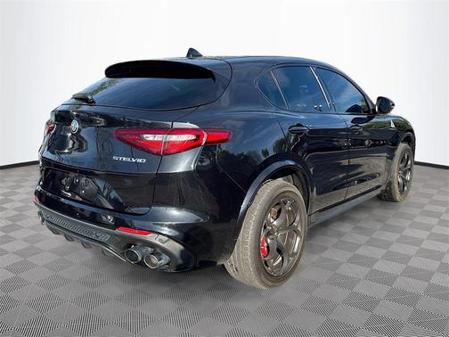 2018 Alfa Romeo Stelvio Quadrifoglio