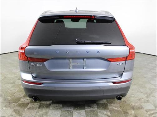 2021 Volvo XC60 T5 Momentum