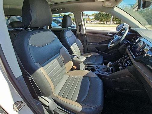 2024 Volkswagen Taos 1.5T SEL