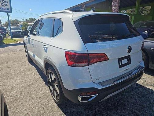 2024 Volkswagen Taos 1.5T SEL