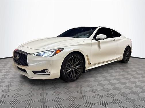 2022 INFINITI Q60 LUXE