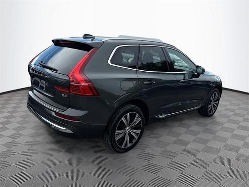 2022 Volvo XC60 B5 Inscription
