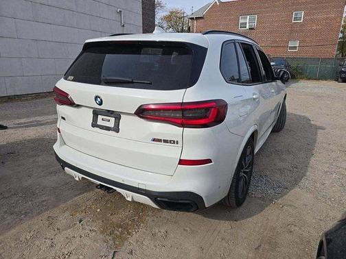 2022 BMW X5 M50i