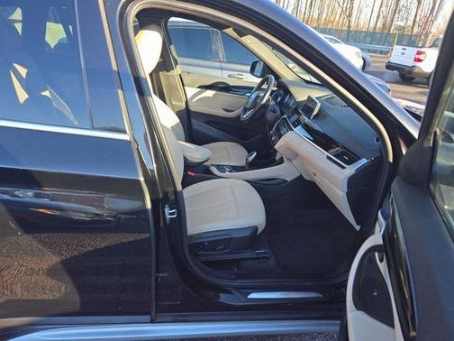 2022 BMW X1 sDrive28i