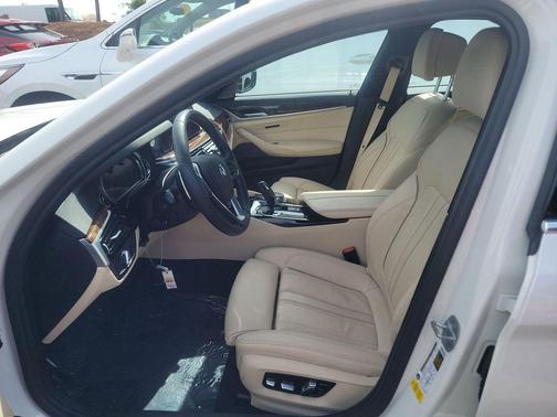 White Metallic 2019 BMW 540 540i