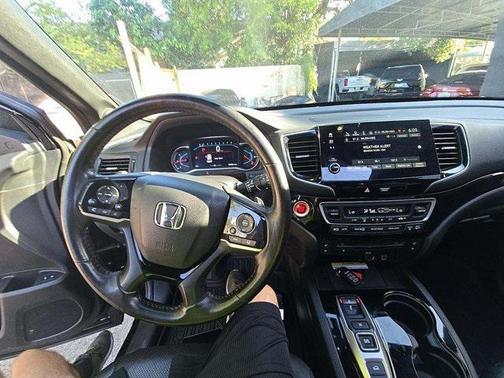 2022 Honda Pilot AWD Black Edition