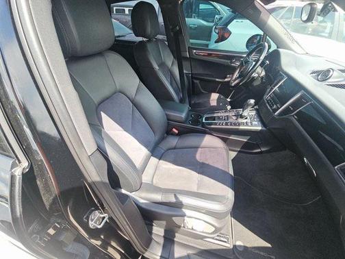 2018 Porsche Macan Base