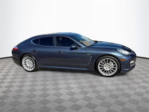 2011 Porsche Panamera 4S