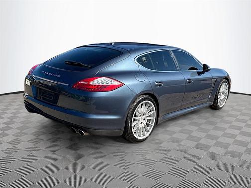 2011 Porsche Panamera 4S