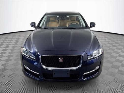 2019 Jaguar XJ R-Sport