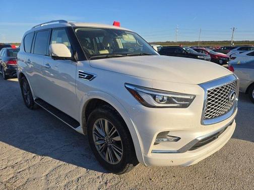2022 INFINITI QX80 Luxe