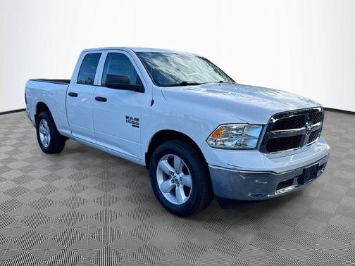 Bright White Clearcoat 2024 RAM 1500 Classic SLT