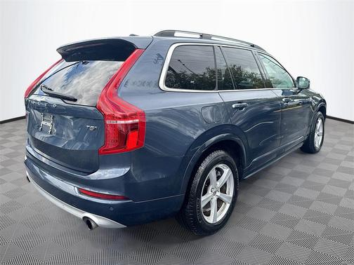 2019 Volvo XC90 T5 Momentum