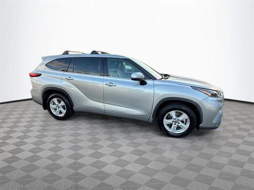 2021 Toyota Highlander LE