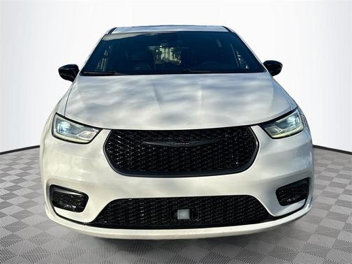 2023 Chrysler Pacifica Hybrid Limited