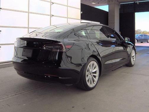 2022 Tesla Model 3 Standard Range