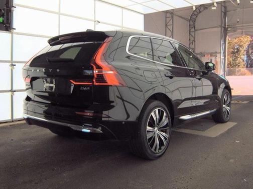 2023 Volvo XC60 B6 Ultimate Bright Theme